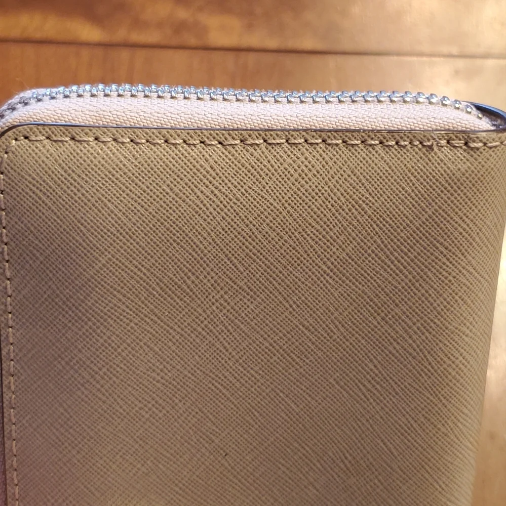 Michael Kors Grey Leather Jet Set Travel Continental Wallet
